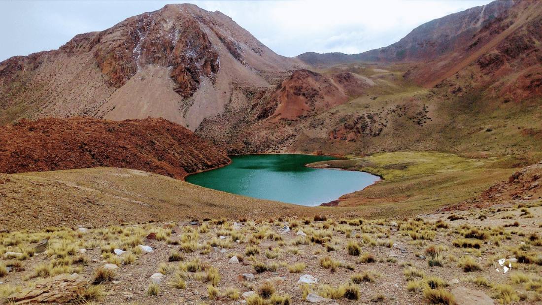 Lagunas Celeste y Verde entre cerros de colores